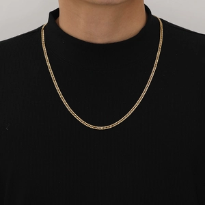 Men's 4mm gold-plated stainless steel Cuban link chain necklace on model