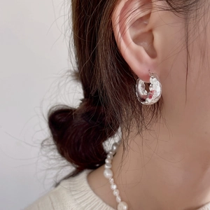 Irregular 925 Sterling Silver Hammered Hoop Earrings Minimalist Wave Texture Distorted Geometric Jewelry For Women