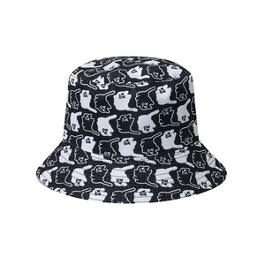 Streetwear Fischerhut mit schwarz-weißem Cartoon-Muster für optimalen Sonnenschutz im Sommer