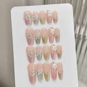 Unghie Finte Fatte A Mano Decorazione Farfalla Fiore 3D Rhinestone Perla Artificial Occhio Di Gato Sfumato Francese Lungo Elegante
