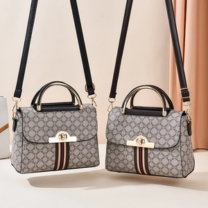 Petit Sac à Épaule Imprimé Monogramme Vintage Femmes Sac à Main En Cuir PU Ruban Rayé Sac Bandoulière