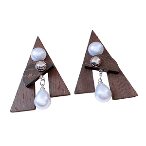 Retro triangle wood and pearl pendant earrings with silver needles for women