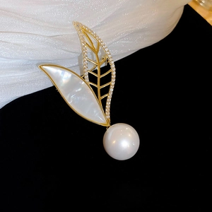 Leaf Brooch Pin For Women 18K Gold Plated With Shell Inlay Zircon And Artificial Pearl Elegant Jewelry Accessories
