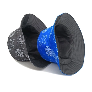 Double-sided reversible sun hat with starfish pattern and coral print in black and blue