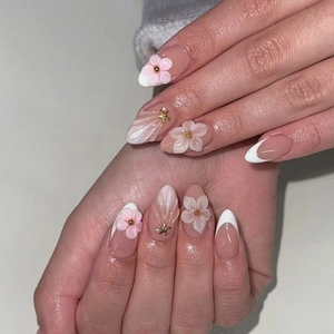 French Press On Nails With 3D Flowers Starfish Artificial Pearls Short Almond Shape Full Cover Artificial False Fingernails For Women