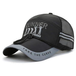 Cappellino da baseball mesh con stampa RUNNER e cordino per protezione solare