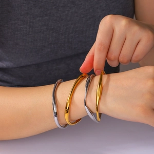 Irregular 18k gold and silver plated stainless steel C-shaped open bangles for women
