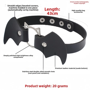 Detail view of gothic bat wing PU leather choker showing dimensions 43cm and 20g weight