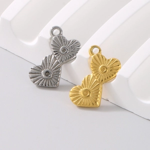 Ensemble de pendentifs double cœur minimalistes en finitions dorée et argentée texturées