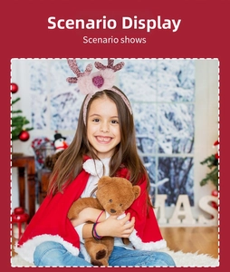 Detail eines Plüsch-Weihnachtsstirnbandes mit rosa Kunstpelz und roten Pailletten-Geweihen