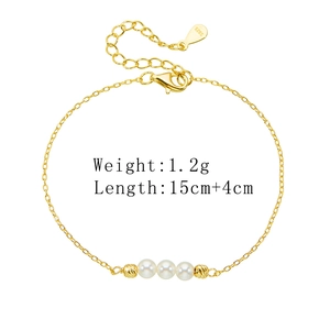 Detailed view of S925 sterling silver pearl bracelet with weight and length specifications