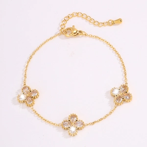 Golden clover bracelet with teardrop zircons and adjustable chain for women