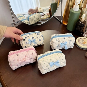 Mini floral quilted cotton makeup bags with bow decoration for cosmetics and earphones