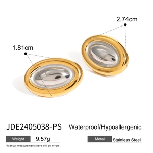 Two-tone oval hoop earrings in gold and silver stainless steel with size and weight info