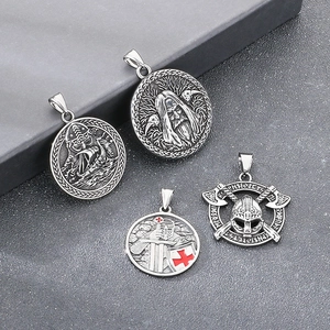 Ensemble de pendentifs vikings rétro avec motifs Odin, drakkar et croix du Temple