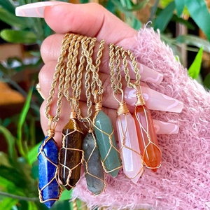 Vintage bohemian turquoise crystal pendant necklace with golden twist chain in multi-colors