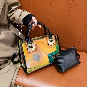 Sac fourre-tout holographique en PVC avec garniture noire et ferrures dorées élégantes