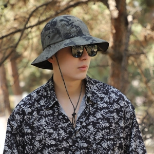 Outdoor sun protection bucket hat with adjustable chin strap and camouflage print for men