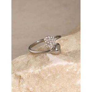 Silver 18k stainless steel ring with asymmetric rhinestone hearts on stone