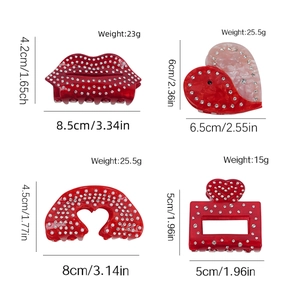 Pinces à cheveux rouges en acétate avec strass et détails des dimensions précises