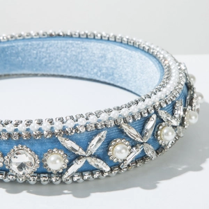 Serre-tête baroque large en velours bleu avec cristaux brillants et perles
