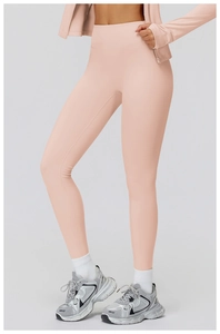 Detail of high waist yoga leggings with tummy control and seamless wide waistband