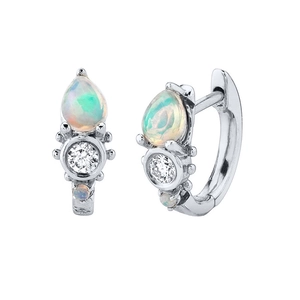 Orecchini a cerchio in argento s925 con opale a goccia e cristalli di zircone lucidi