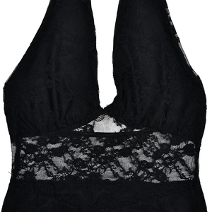 Nahaufnahme von schwarzem Spitzenkleid mit Neckholder und floralen Ausschnitten