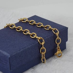 Classic 18K gold-plated stainless steel link chain bracelet with a lobster clasp closure