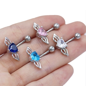 Détails de piercings de nombril en forme de cœur ailé avec cristaux roses et bleus