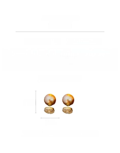 Vue détaillée de boucles d'oreilles style français avec zircons et perles dorées à l'or