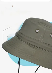 Détail d'un chapeau de soleil à bord large de 7cm avec évents et nylon indéchirable