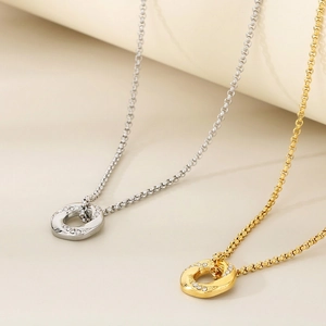 Twisted Circle Pendant Necklace Stainless Steel 18K Gold Plated Rhinestone Mobius Loop Elegant Fashion Accessory For Women