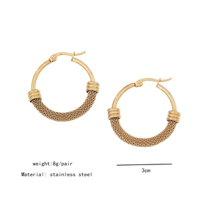 Detail view of 3cm golden stainless steel hoop earrings with weight and size labels