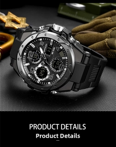 Dettaglio dell'orologio sportivo SANDA robusto impermeabile 50M su rete tattica nera