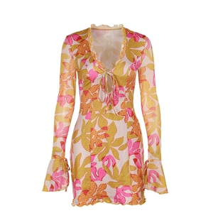 Minikleid mit Blumenmuster, Langarm, V-Ausschnitt und Volantsaum aus Mesh-Gewebe