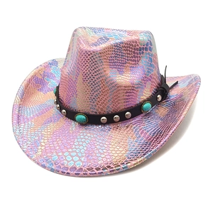 Cappello da cowboy western metallizzato colorato con paillettes, borchie turchesi e tesa curva