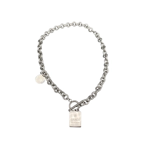 Collar de cadena hip hop de acero inoxidable plateado con colgante LOVE y cierre en T