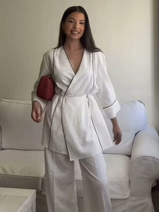 Ensemble 2 pièces femme haut kimono blanc et pantalon large avec liserés noirs contrastés