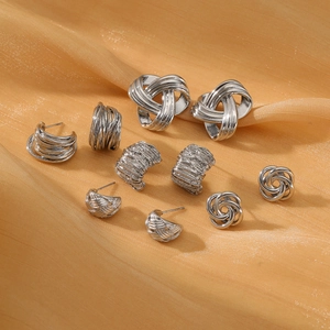 5-piece set of silver French pleated earrings with minimalist metallic texture and curves