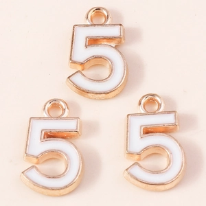 Lot de breloques numéro 5 en alliage doré et émail blanc pour la création de bijoux DIY