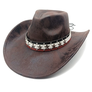 Detail von dunkelbraunem Wildleder-Cowboyhut mit Vintage-Sternsternen und Lederband