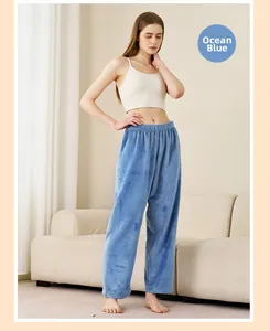 Détail du bas de pyjama en flanelle bleu mer avec taille haute élastique confortable