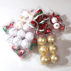 Christmas tree ornaments set with 6cm hand-painted plastic balls in colorful designs