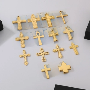 Lot de quatorze pendentifs croix dorés en acier inoxydable pour création de bijoux