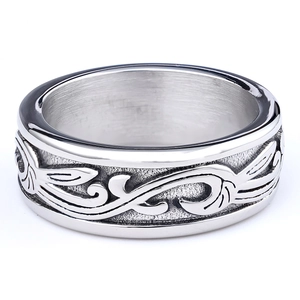 Retro stainless steel band ring for men and women featuring intricate woven vine texture