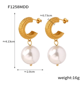 Detail view of gold-plated titanium steel earrings with dimensions and pearl sizing