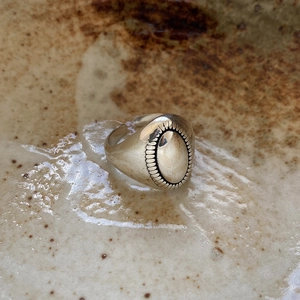 Vintage style 925 sterling silver oval signet ring with radiant texture and open band