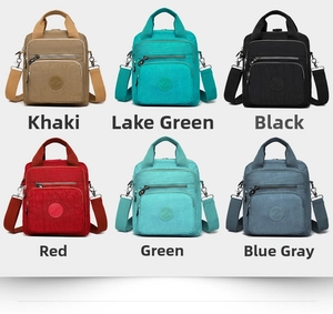 Sacs à bandoulière en nylon disponibles en six coloris avec plusieurs poches zippées