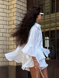 Ensemble chemise blanche à manches longues volantées et short pour femme style décontracté